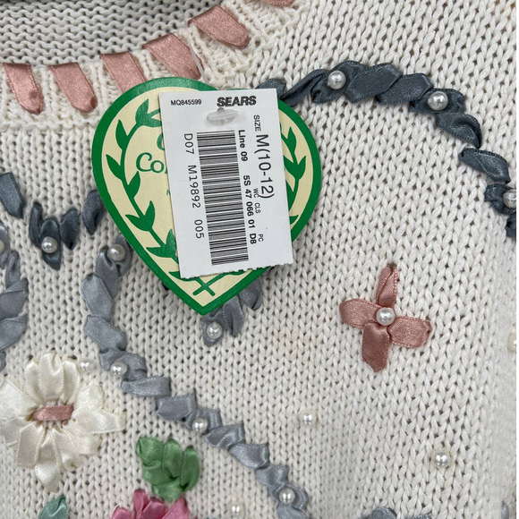 Colleen’s Collection Embroidered Sweater - Picture 6 of 11